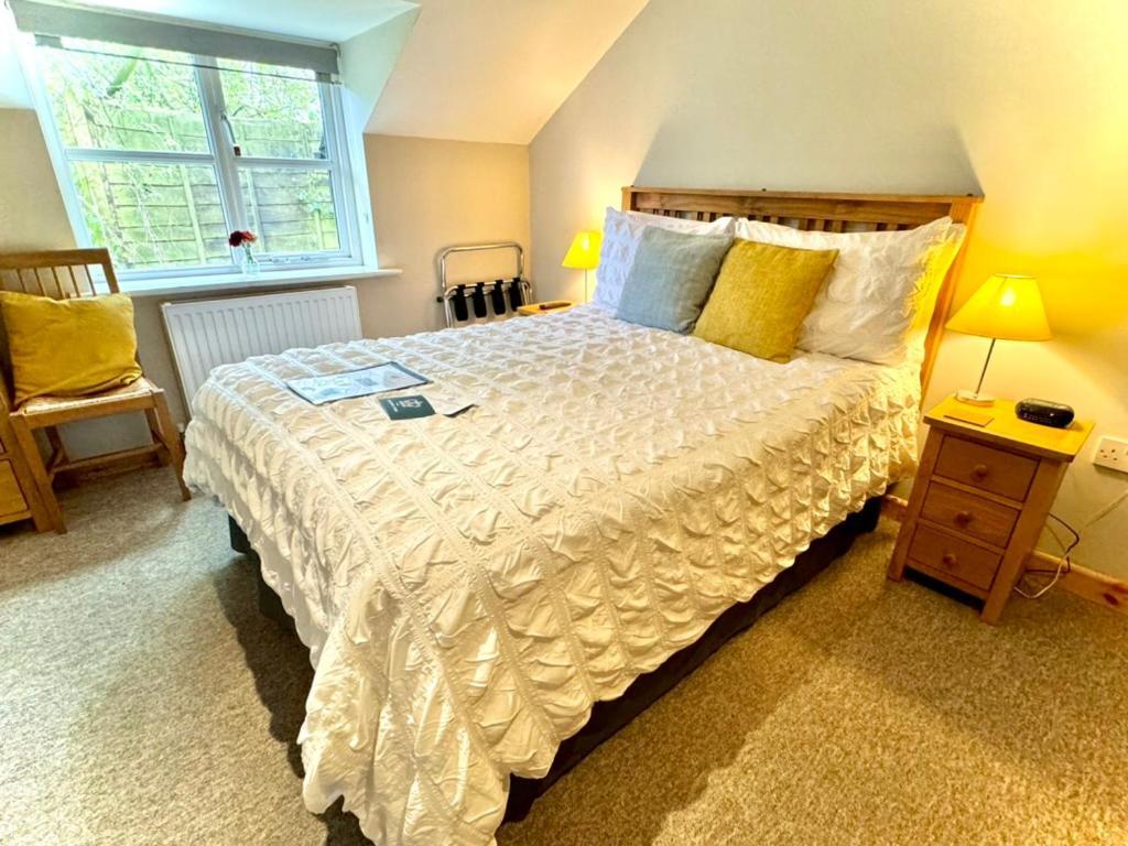 The Crown Inn West Down エクステリア 写真